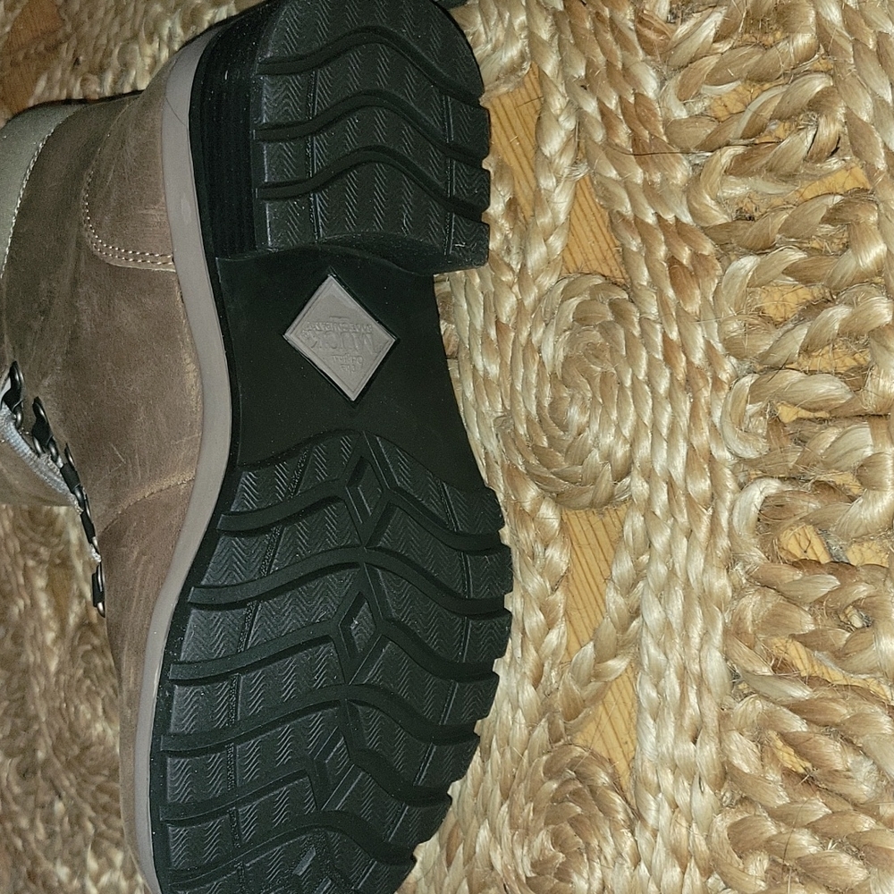 Liberty Alpine Lace Muck Boot - Picture 3 of 11